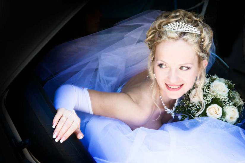  : WEDDING : design :: PARIS