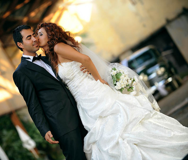  : WEDDING : design :: PARIS